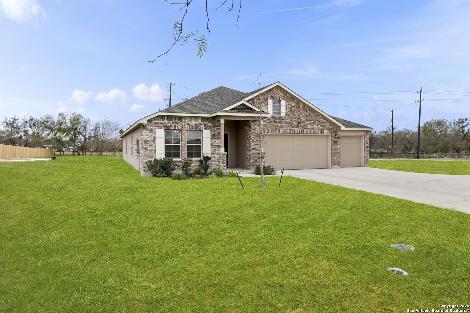 20825 Pleasanton Road San Antonio, TX 78264 - Photo 3 of 33 a view of a house with a big yard