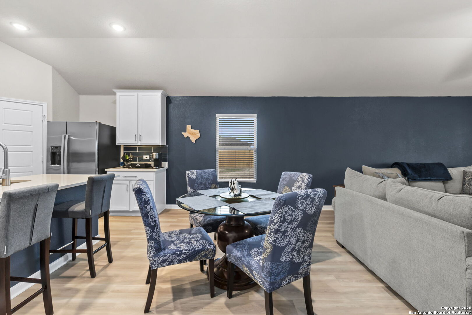 20825 Pleasanton Road San Antonio, TX 78264 - Photo 9 of 33 a dining room with furniture and window