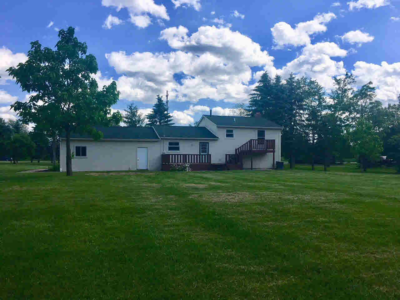 1316 West Thompson Road Fenton, MI 48430 - Photo 22 of 28 21456841-21.JPG