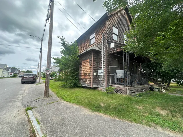 $47,500 | 27 Central Street, Millinocket, ME 04462