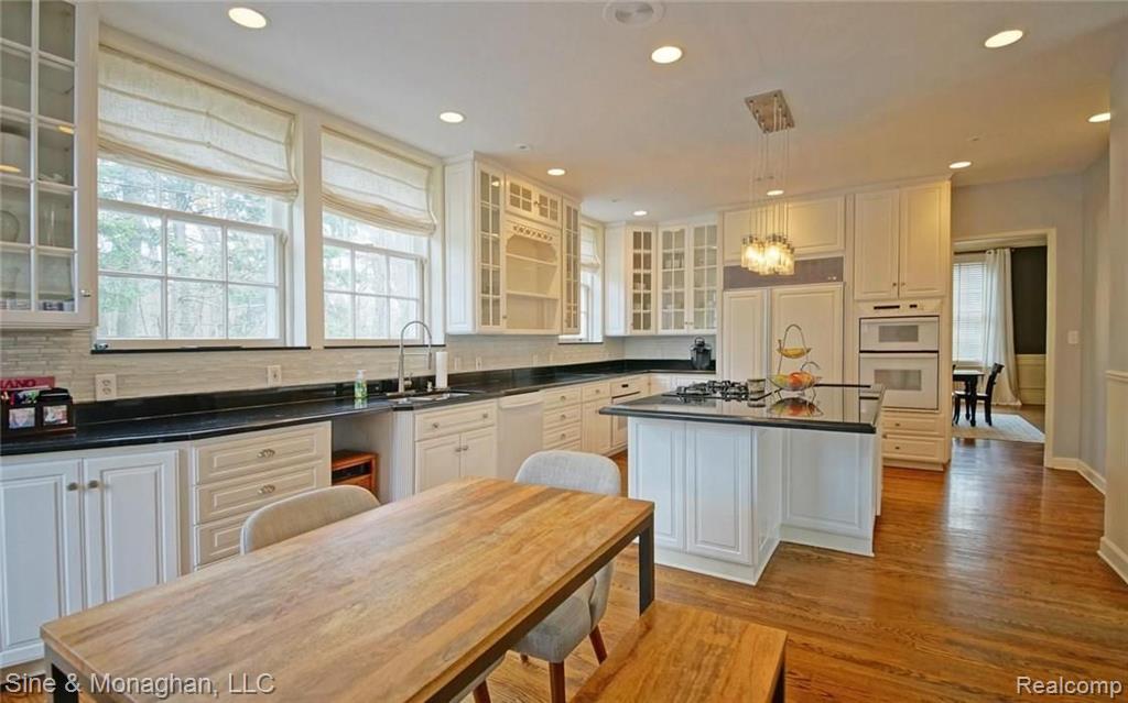 175 Ridge Road Grosse Pointe Farms, MI 48236 - Photo 8 of 30