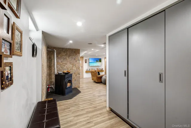 a view of a livingroom with furniture and furniture