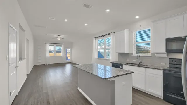 $389,000 | 19032 Quebrada Drive, Pflugerville, TX 78660