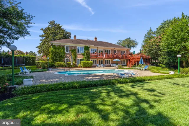 a view of a house with a big yard
