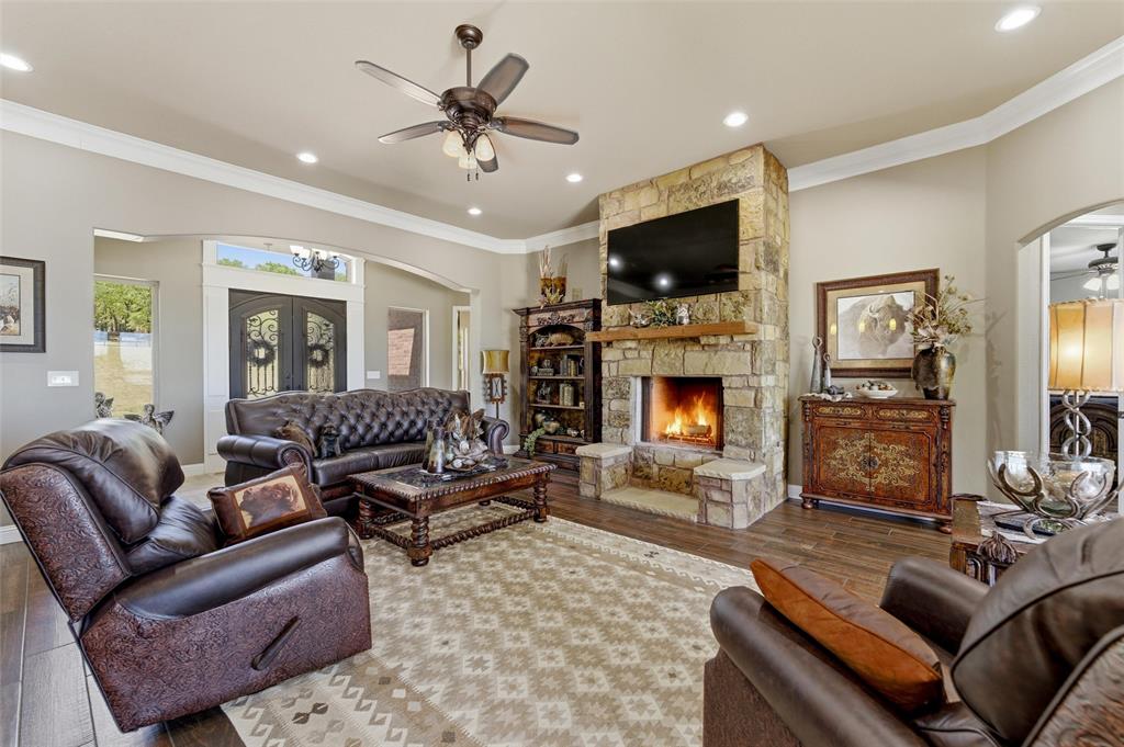 10106 Prather Road Springtown, TX 76082 - Photo 5 of 40