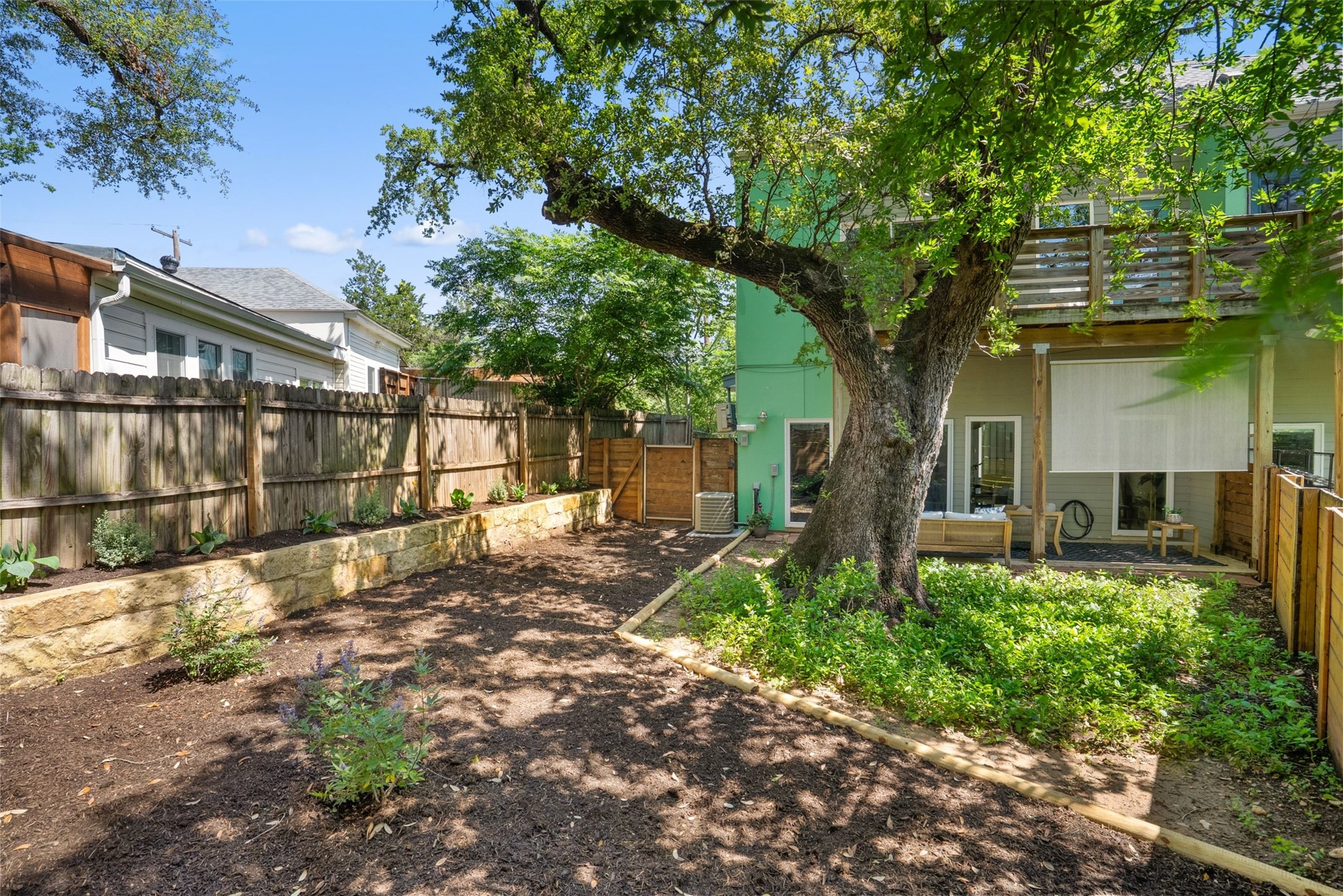 2805 Sol Wilson Avenue, Unit B Austin, TX 78702 - Photo 31 of 34
