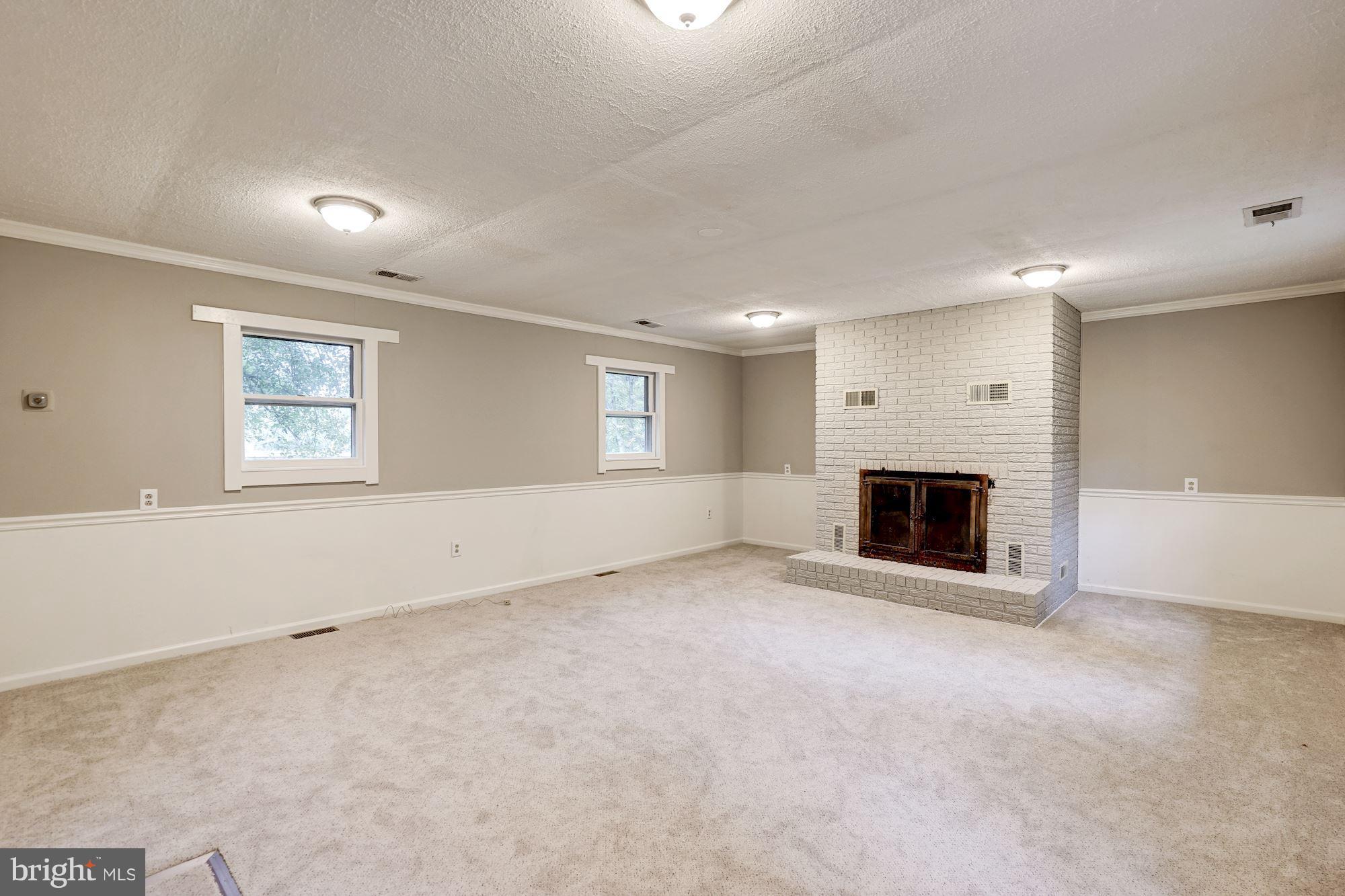 10601 Gunston Road Lorton, VA 22079 - Photo 12 of 29 Family Room