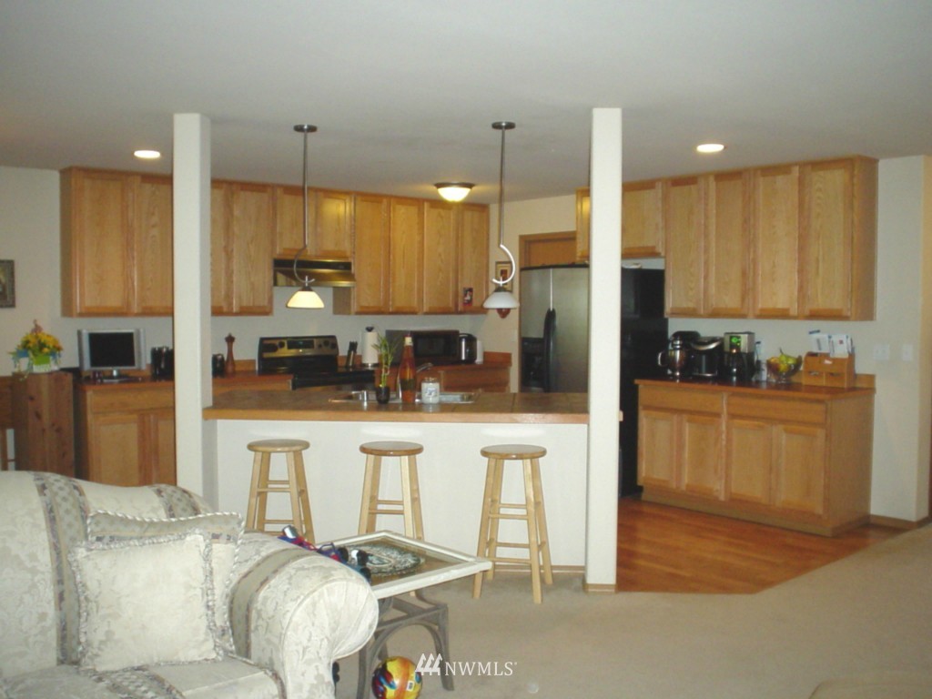 16930 Southeast 180th Place Renton, WA 98058 - Photo 3 of 13 Gallery Image 3