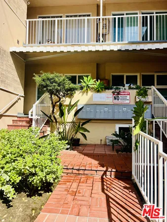 $2,495 | 1860 North Alexandria Avenue, Unit 1862, Los Angeles, CA 90027