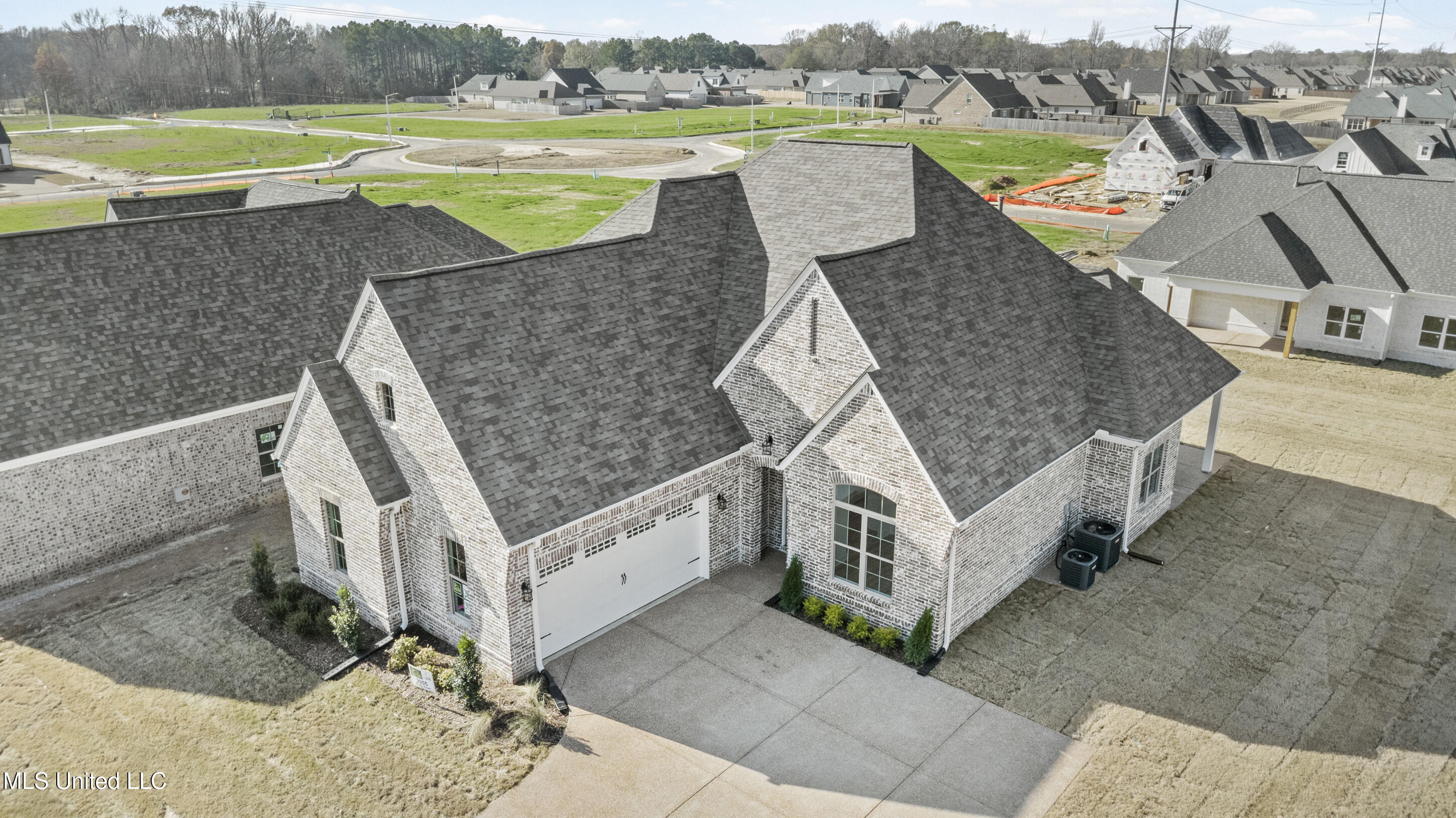 2955 Molly Cove Nesbit, MS 38651 - Photo 29 of 35 34_dji_0006_print
