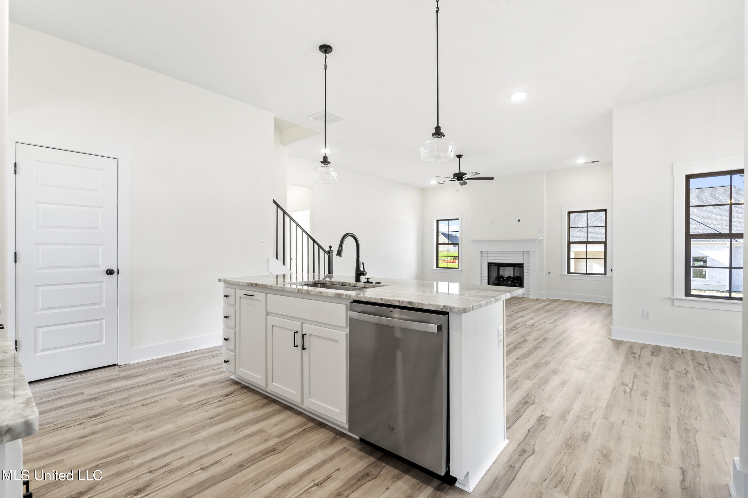 2955 Molly Cove Nesbit, MS 38651 - Photo 5 of 35 15__dsc3540_print