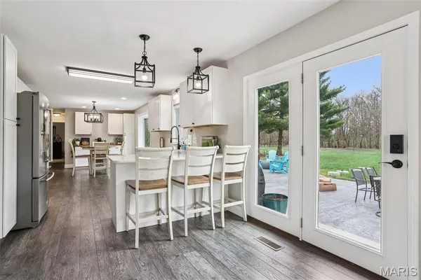 $425,000 | 74 Horseshoe Lane, Litchfield, IL 62056