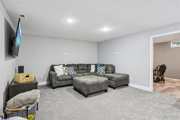 $425,000 | 74 Horseshoe Lane, Litchfield, IL 62056