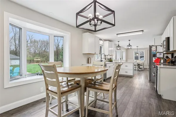 $425,000 | 74 Horseshoe Lane, Litchfield, IL 62056