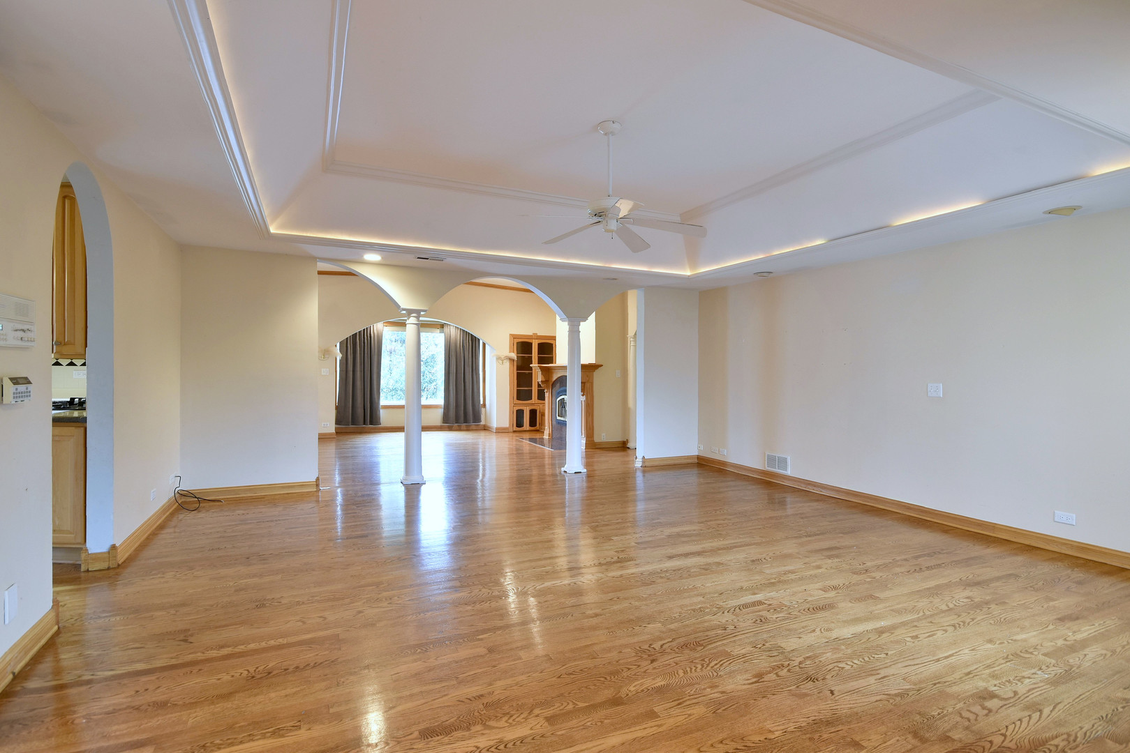6849 Willow Springs Road Countryside, IL 60525 - Photo 8 of 38 Gallery Image 8