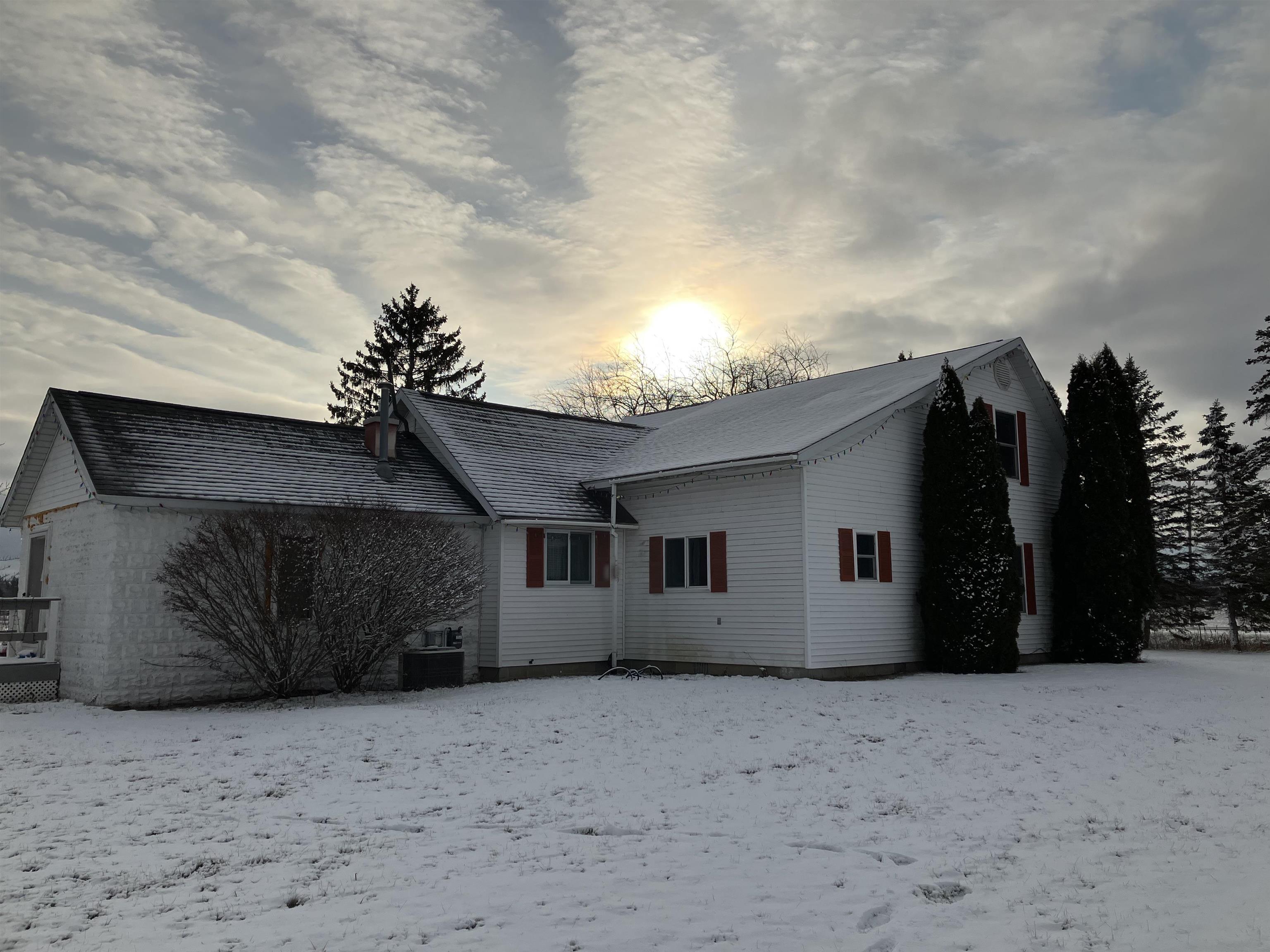 1180 Dale Road Beaverton, MI 48612 - Photo 3 of 36