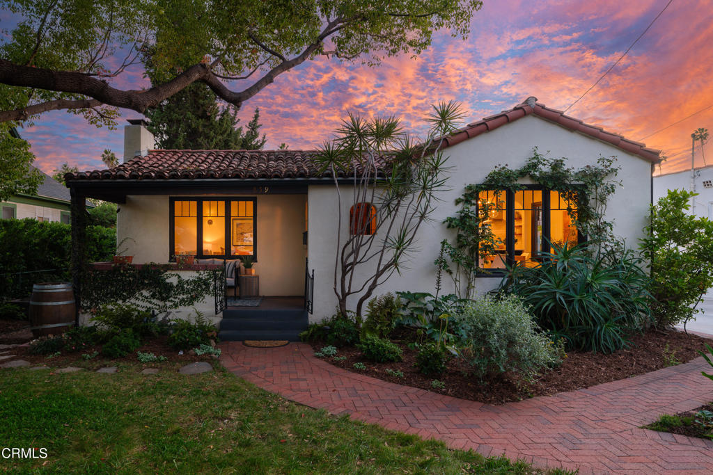 859 Sunset Avenue Pasadena, CA 91103 - Photo 62 of 76 a front view of a house with a yard