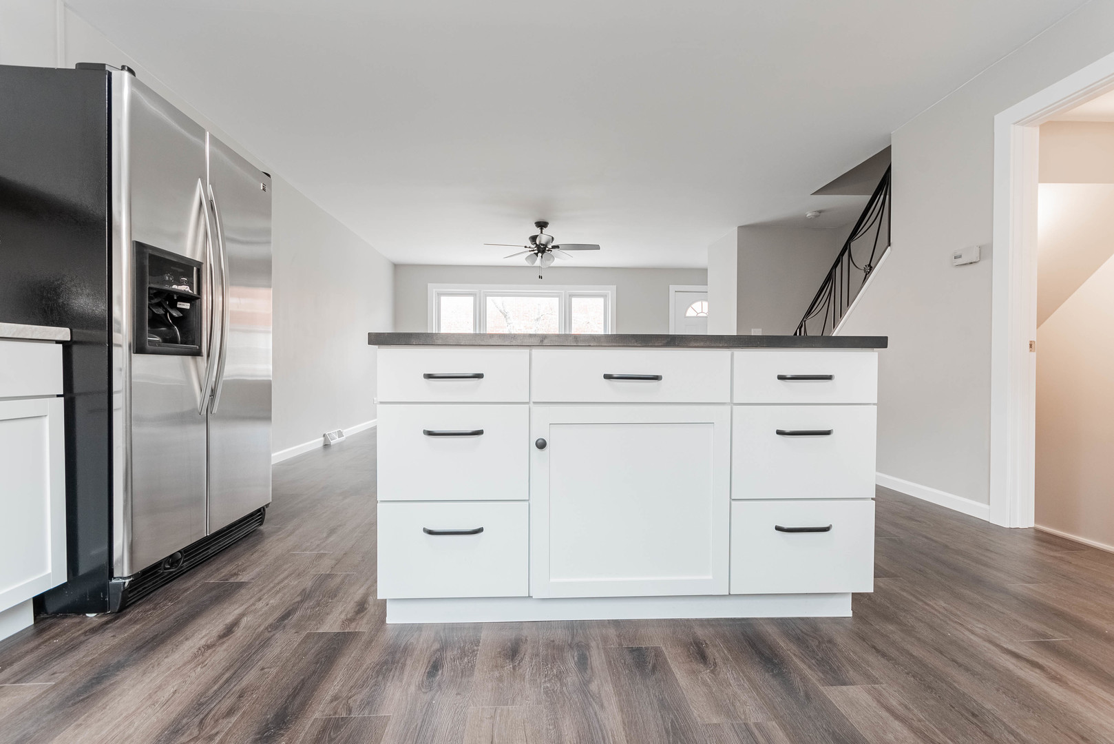 9515 Sumac Road, Unit F Des Plaines, IL 60016 - Photo 7 of 25 a view wooden cabinets and window