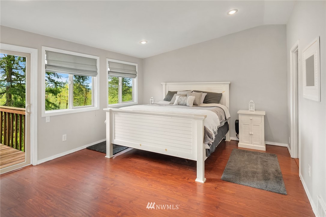 18824 Mountain View Road Northeast Duvall, WA 98019 - Photo 12 of 31 Gallery Image 12