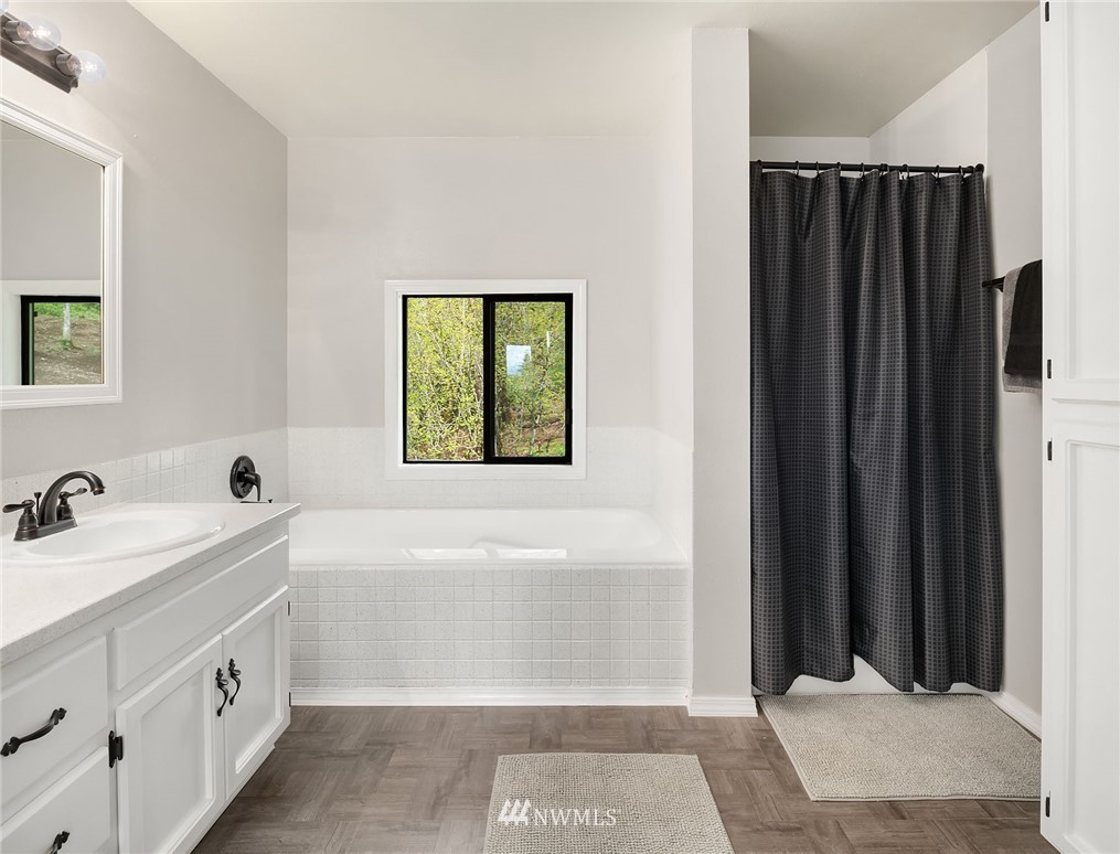 18824 Mountain View Road Northeast Duvall, WA 98019 - Photo 16 of 31 Gallery Image 16