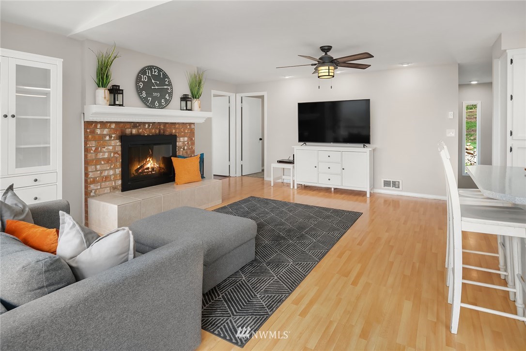 18824 Mountain View Road Northeast Duvall, WA 98019 - Photo 10 of 31 Gallery Image 10