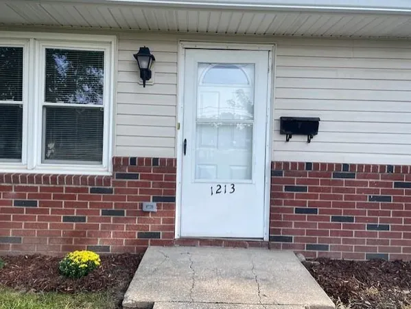 $225,000 | 1213 West Chestnut Street, Savannah, MO 64485