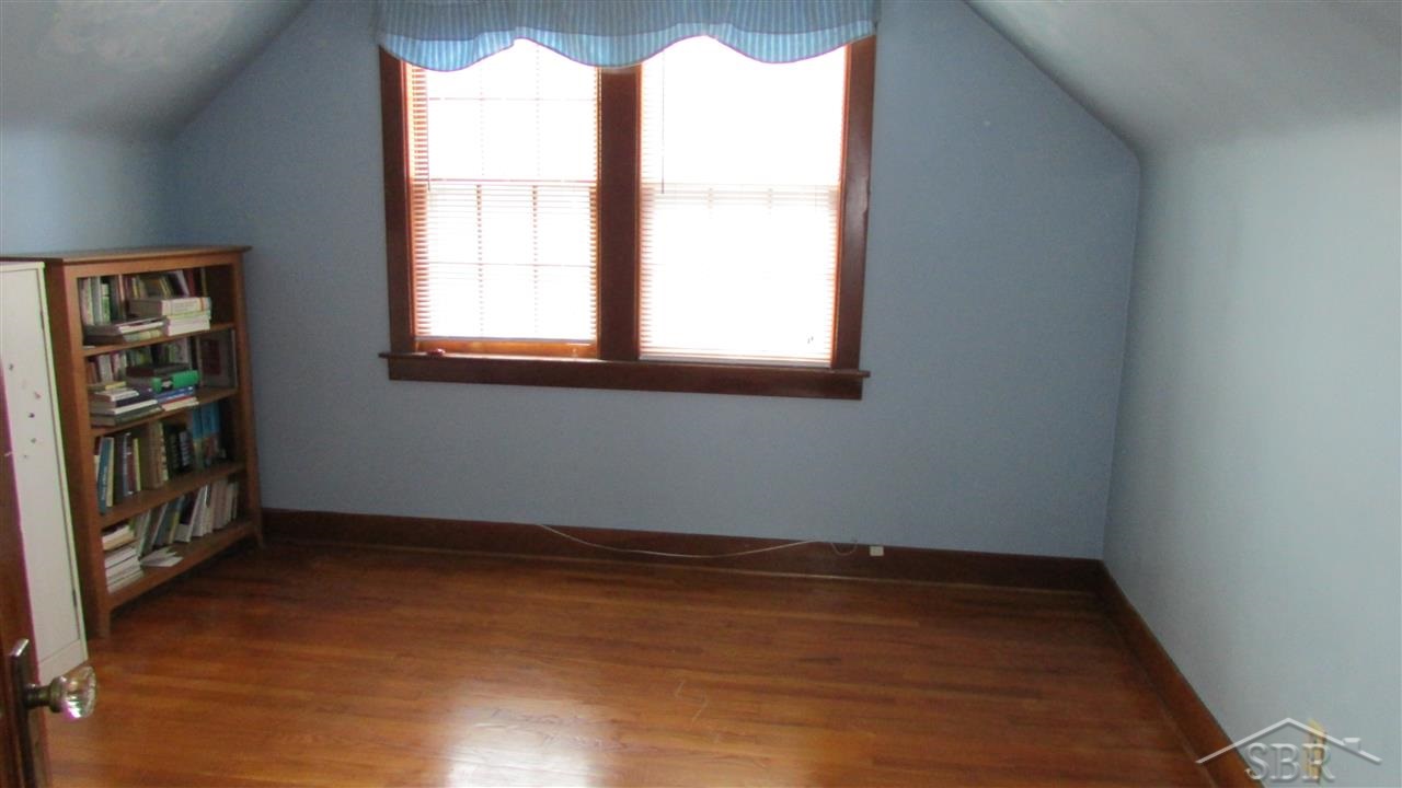 418 Schust Road Saginaw, MI 48604 - Photo 14 of 25 31219648-13.JPG