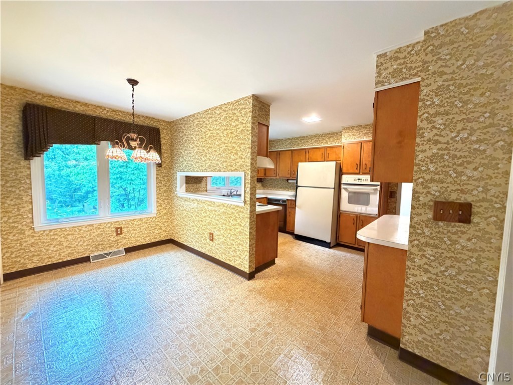 7447 Armstrong Road Manlius, NY 13104 - Photo 13 of 38