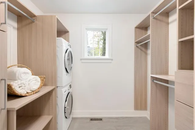 $6,000 | 231 Manitoba Avenue, Unit MAIN LEVEL, Wayzata, MN 55391