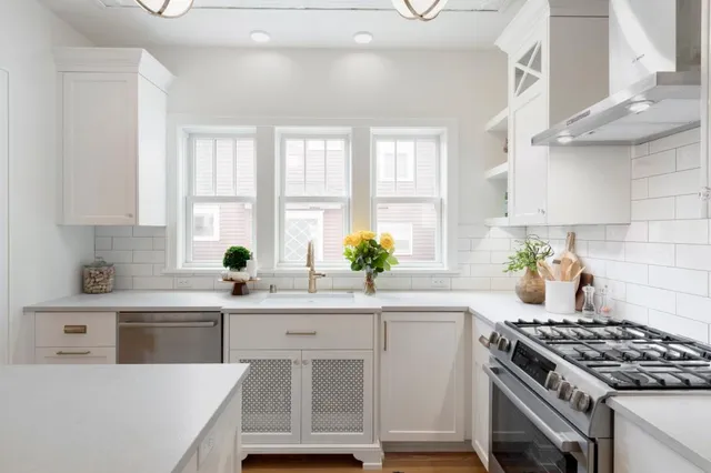 $6,000 | 231 Manitoba Avenue, Unit MAIN LEVEL, Wayzata, MN 55391