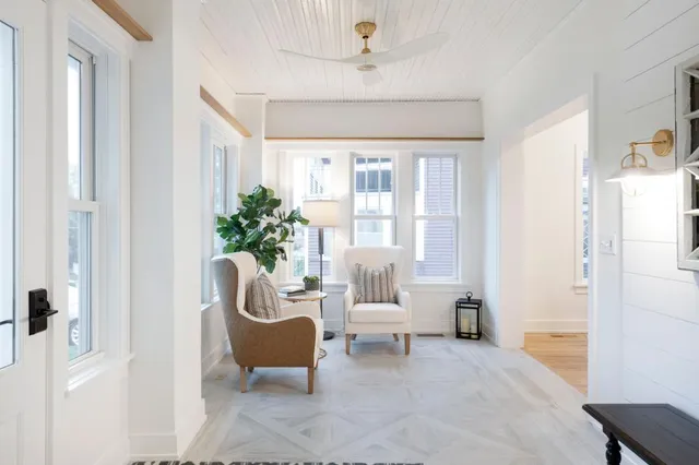 $6,000 | 231 Manitoba Avenue, Unit MAIN LEVEL, Wayzata, MN 55391