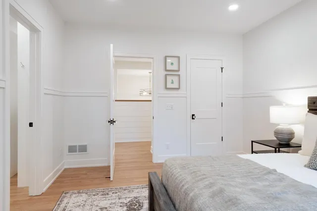 $6,000 | 231 Manitoba Avenue, Unit MAIN LEVEL, Wayzata, MN 55391