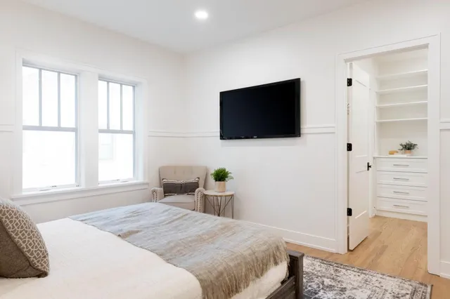 $6,000 | 231 Manitoba Avenue, Unit MAIN LEVEL, Wayzata, MN 55391