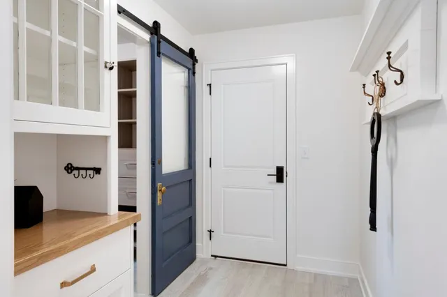 $6,000 | 231 Manitoba Avenue, Unit MAIN LEVEL, Wayzata, MN 55391