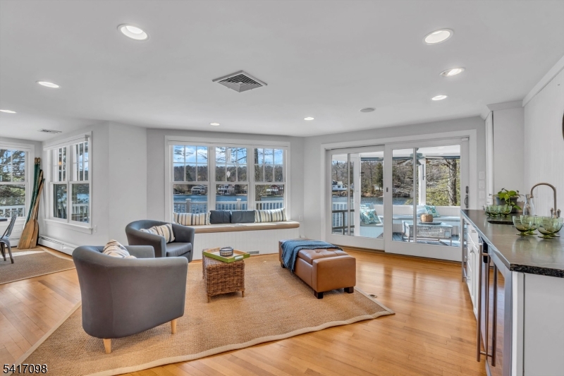 140 Lake End Road Newfoundland, NJ 07435 - Photo 14 of 48