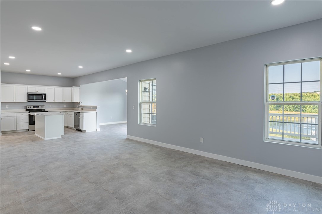 2818 Ridge View Court Xenia, OH 45385 - Photo 4 of 53