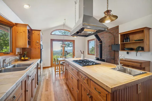 $1,295,000 | 1495 Dons Road, Boulder Creek, CA 95006