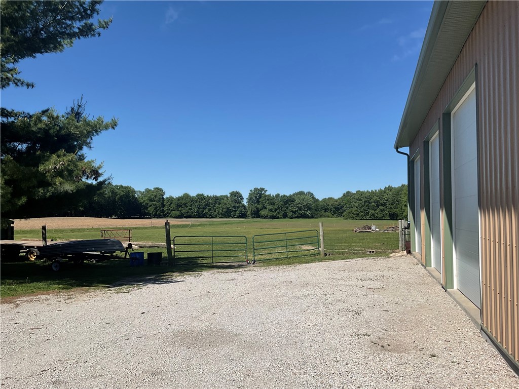 2613 North 800 E Road Moweaqua, IL 62550 - Photo 11 of 19
