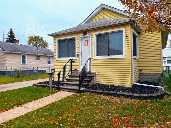 $165,000 | 1120 6th Street, Wyandotte, MI 48192