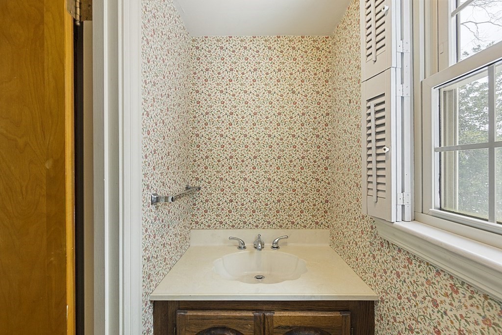 59 Chickering Road Dedham, MA 02026 - Photo 11 of 20 Gallery Image 11