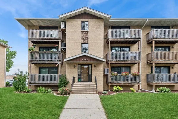 $199,990 | 9654 Nottingham Avenue, Unit 1A, Chicago Ridge, IL 60415