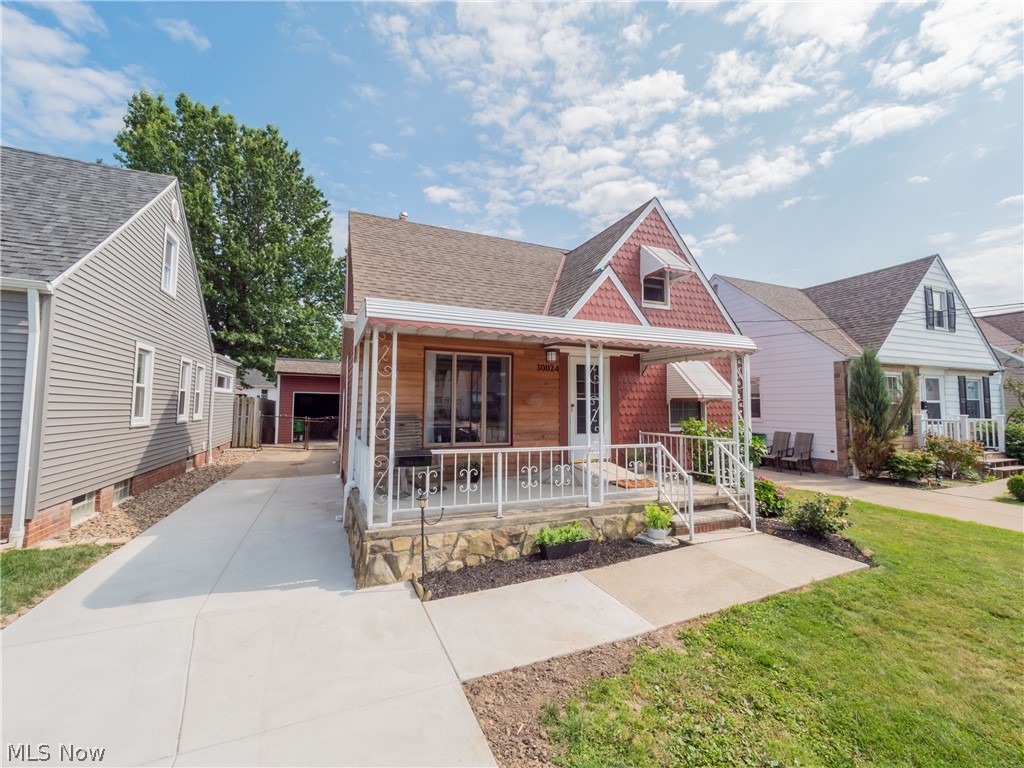 30024 Elgin Road Wickliffe, OH 44092 - Photo 2 of 29 Gallery Image 2