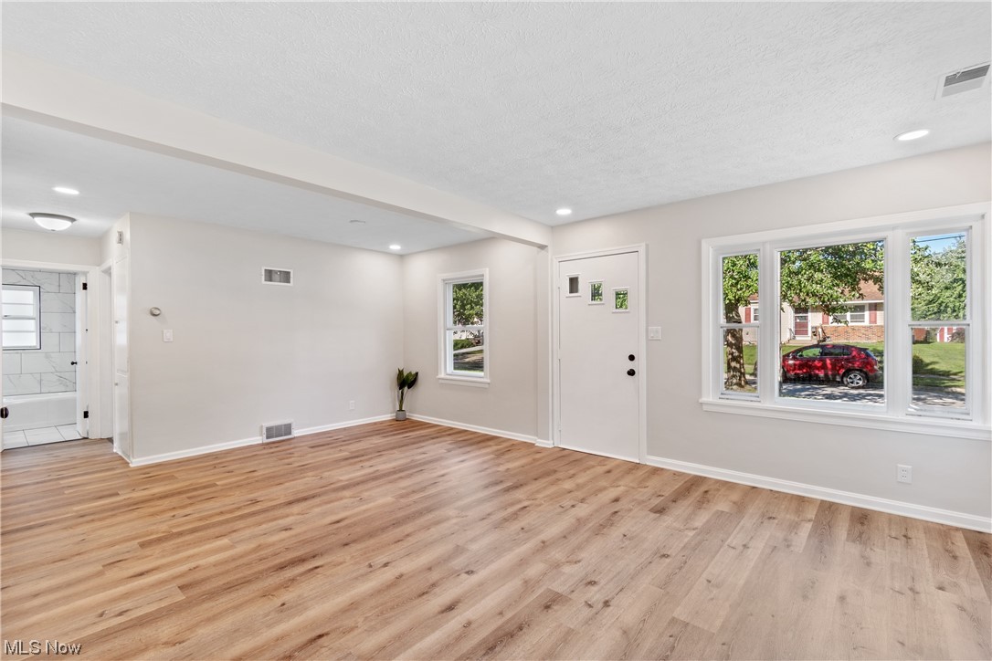 149 Hillman Road Akron, OH 44312 - Photo 4 of 16 Gallery Image 4