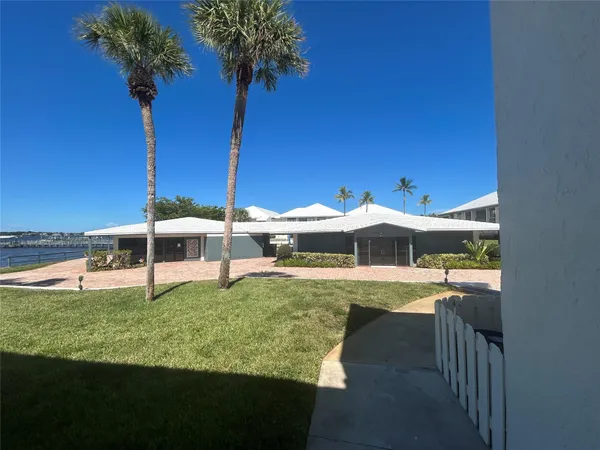 $499,900 | 175 Southeast St Lucie Boulevard, Unit E125, Stuart, FL 34996