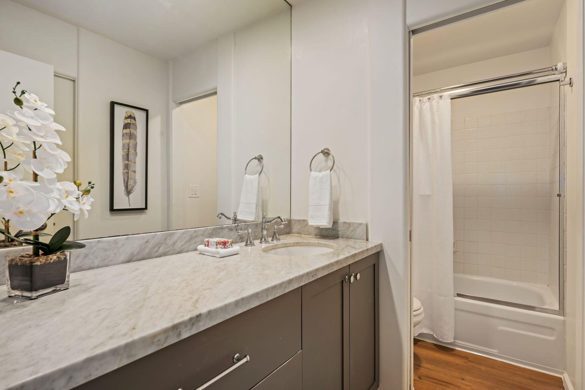 3375 Foothill Road, Unit 833 Carpinteria, CA 93013 - Photo 13 of 23 19 - Bathroom