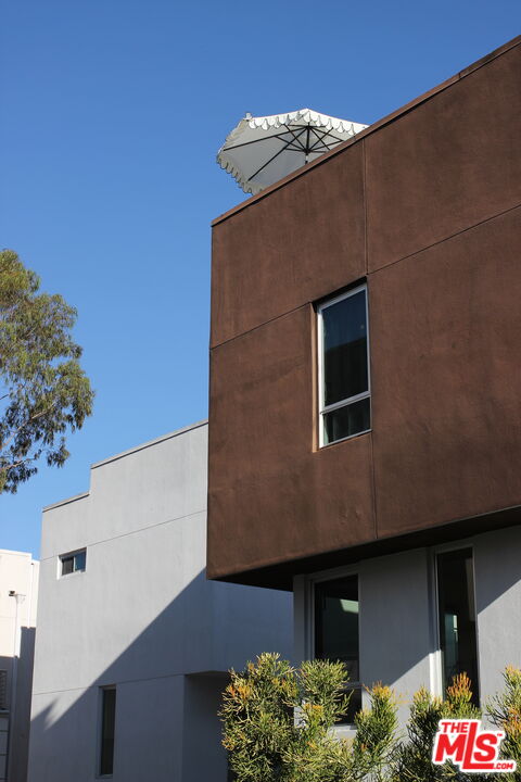 2210 Tom Mix Road Los Angeles, CA 90026 - Photo 44 of 45 a front view of a house with plants