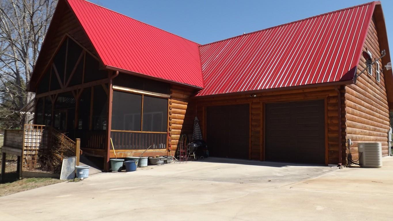 1042 Pin Hook Road Spring City, TN 37381 - Photo 14 of 34 garage & screened porch