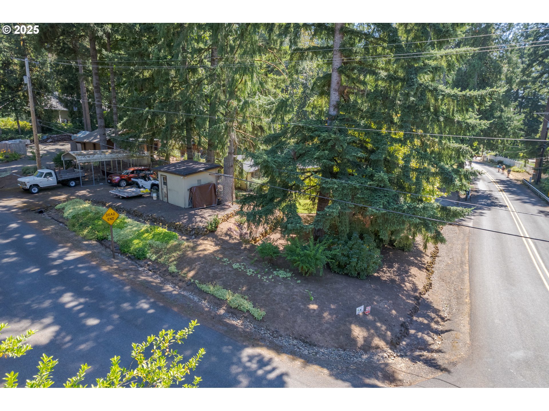 41886 Deerhorn Road Springfield, OR 97478 - Photo 44 of 48 a view of a backyard with sitting area