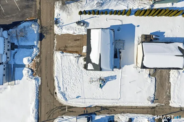 a view of utility room