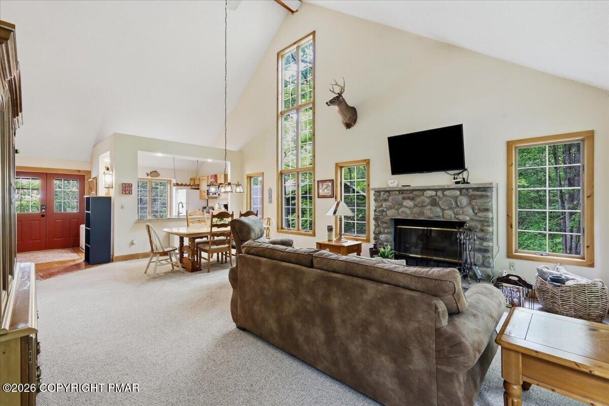 128 Short Hill Rd Lake Lake Harmony, PA 18624 - Photo 3 of 44 Living Room